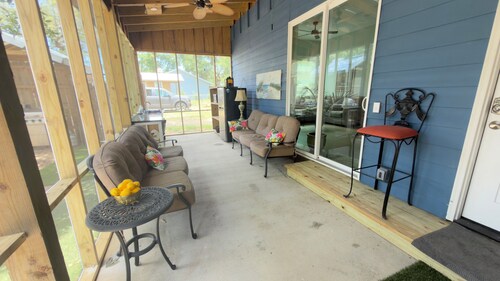 NICEVILLE FLORIDA
Hammock Haven – Spacious, Serene & Just Minutes from the Beach