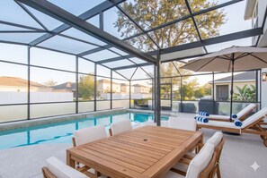 Pool - Luxury Davenport Villa: Private Oasis with Pool Near Disney & Attractions (Davenport)