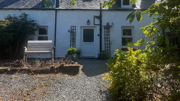 Exterior - Cosy Cottage Retreat in Edinbane (Skeabost)