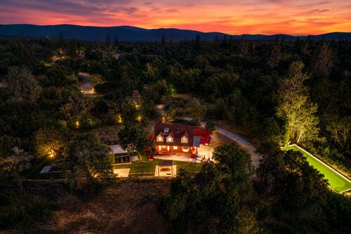 Upscale Getaway w/Theater Hot Tub Putting Green Views Luxe Amenities