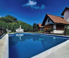 Seasonal outdoor pool - Apart Duendes del Arroyo (Villa General Belgrano)