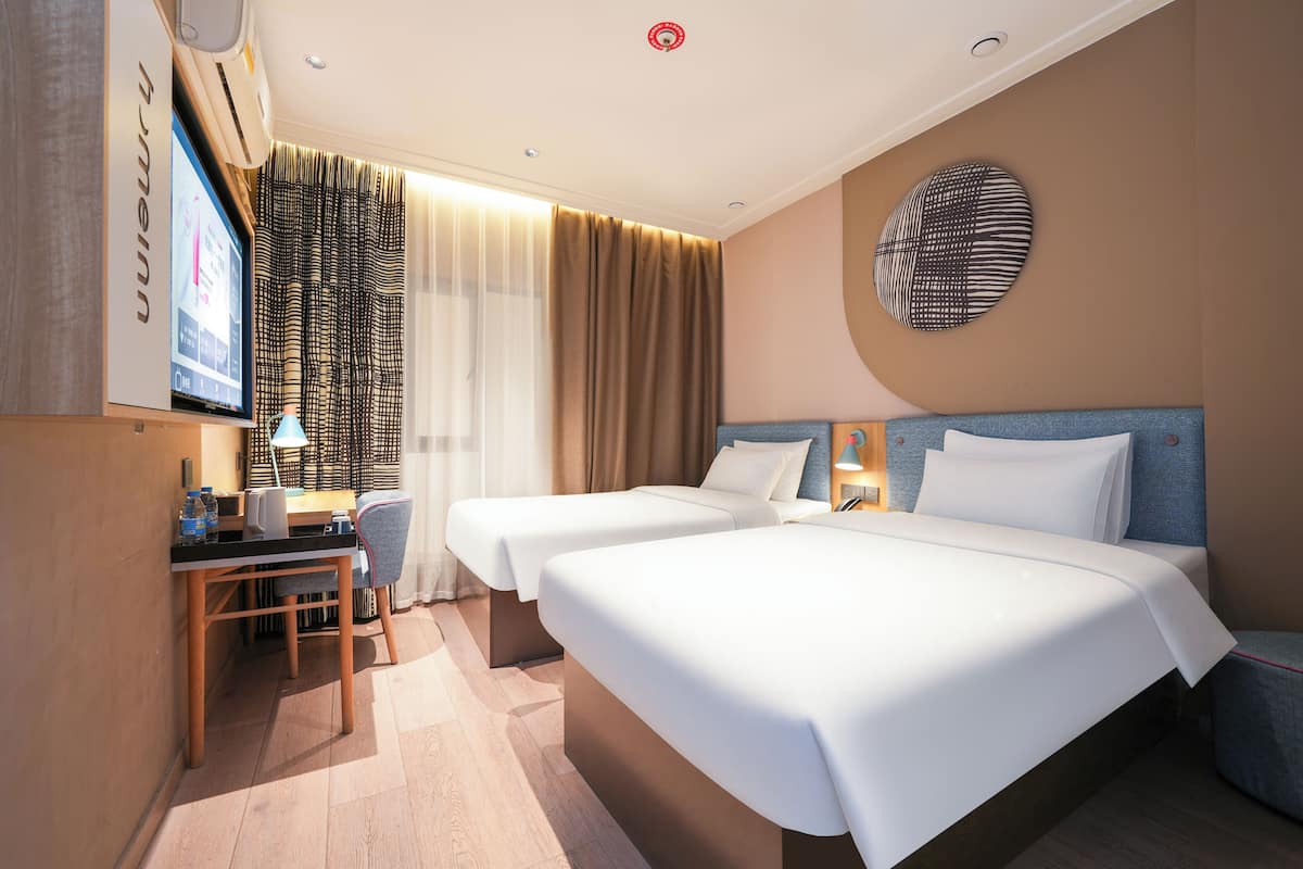 Superior Twin Room, City View | Laptop workspace, free WiFi