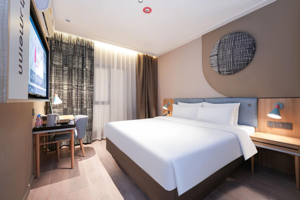 Deluxe Double Room, City View | Laptop workspace, free WiFi