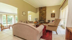 Living area - Family sized house (Pretoria)