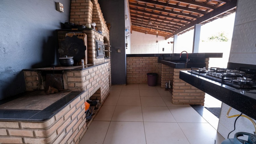 Casa com Piscina e Churrasqueira Perto do Centro