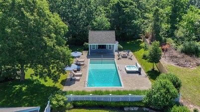 Coastal Colonial Oasis ~ Heated Pool ~ Fire Pit ~ Hot Tub
