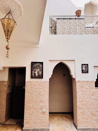 Riad Omi Zelya