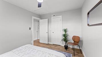 2 bedrooms, iron/ironing board, free WiFi, bed sheets