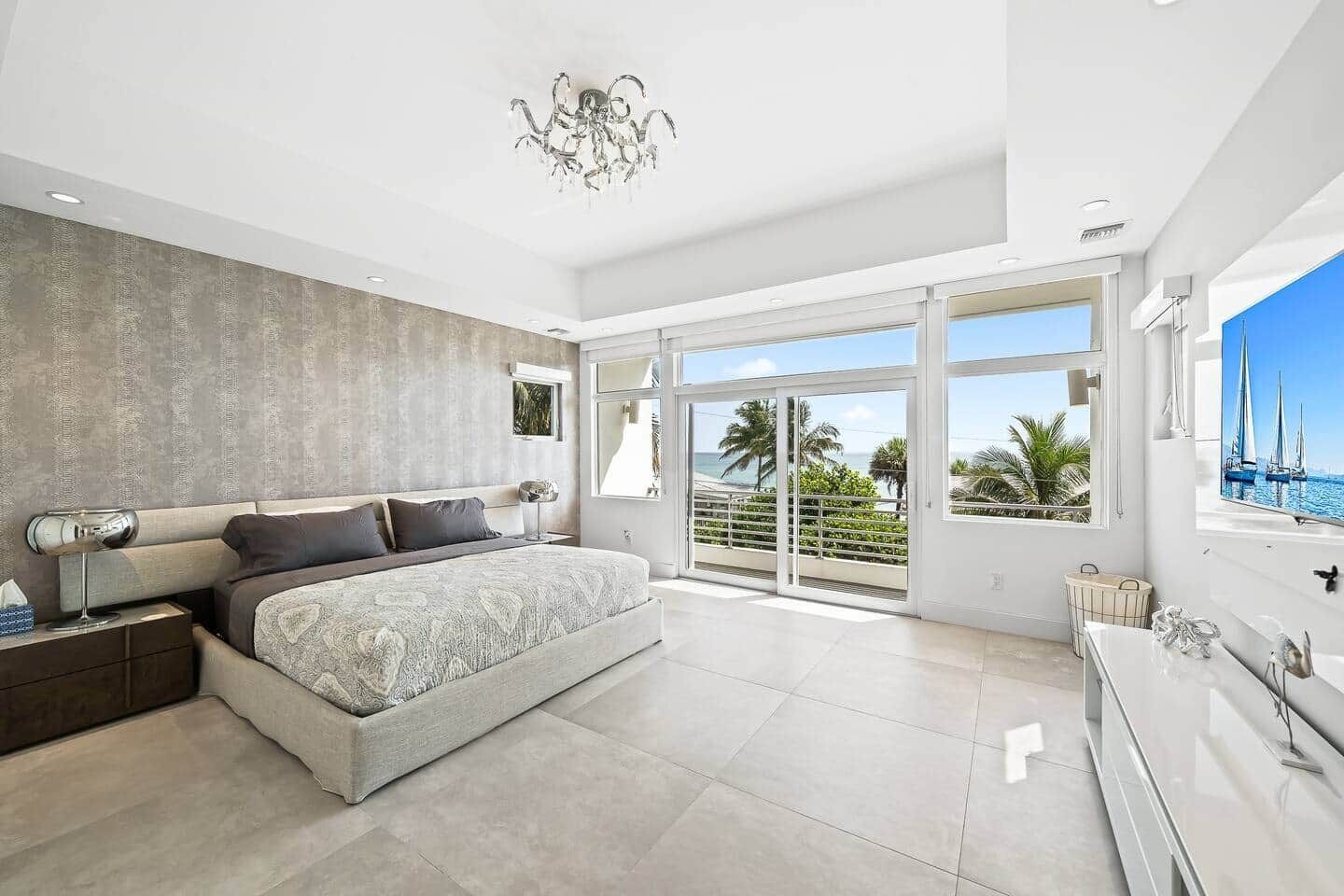 6 bedrooms, iron/ironing board, WiFi, bed sheets