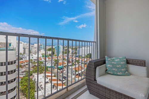 Isla Verde Beachfront ESJ Tower by Otium