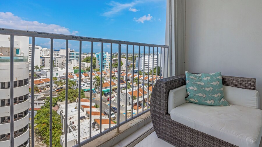 Isla Verde Beachfront ESJ Tower by Otium