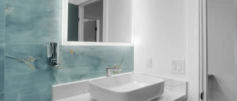 Toallas y papel de baño