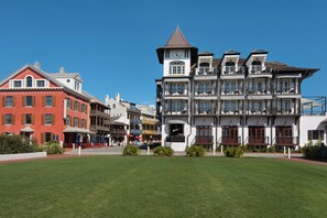 Exterior - PRIVATE BEACH/POOL ACCESS-Newly Renovated-Charming Coastal Getaway (Rosemary Beach)