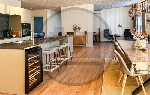 Lovely home in Roslev with house sea view