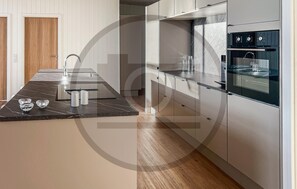 Coffee/tea maker, fridge, microwave, stovetop - Lovely home in Roslev with house sea view (Roslev)