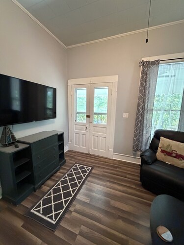 Lovely 1-bedroom apartment with AC in serene Carthage