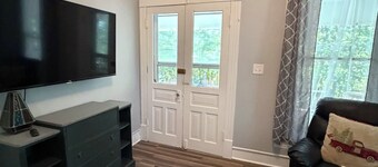 Lovely 1-bedroom apartment with AC in serene Carthage