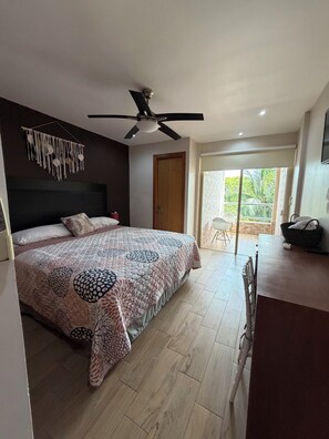 11 bedrooms, iron/ironing board, WiFi, bed sheets - 11-bedroom mansion for 22 guests, plus a rooftop (Playa del Carmen)