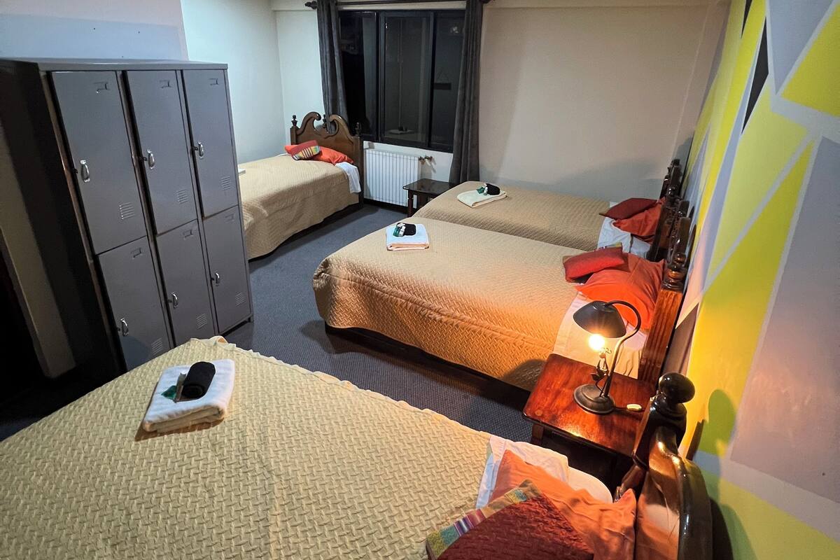 Standard Quadruple Room, Private Bathroom | Wi-fi percuma 