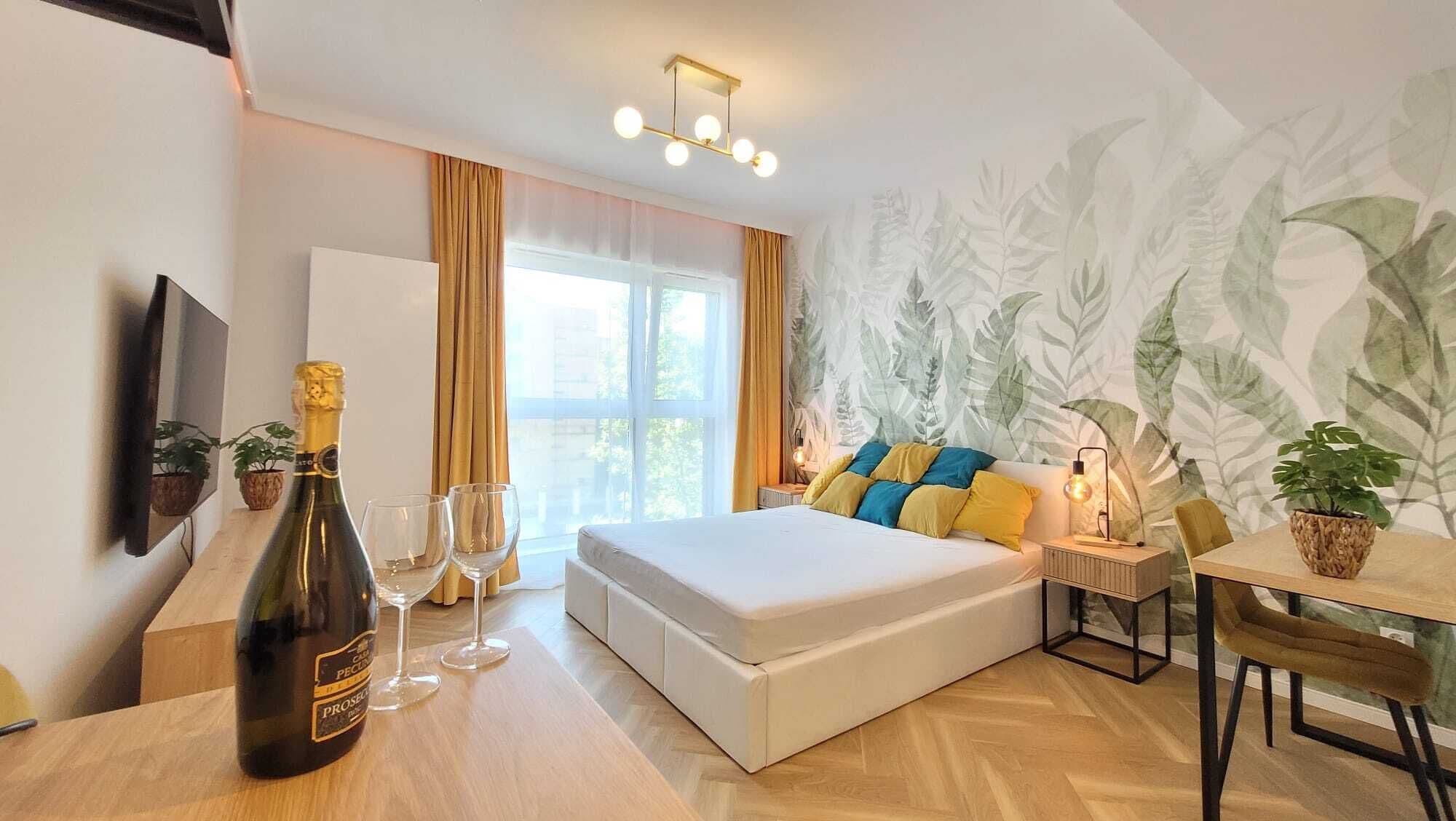 Deluxe Studio Suite, Patio, City View | Laptop workspace, WiFi (free)