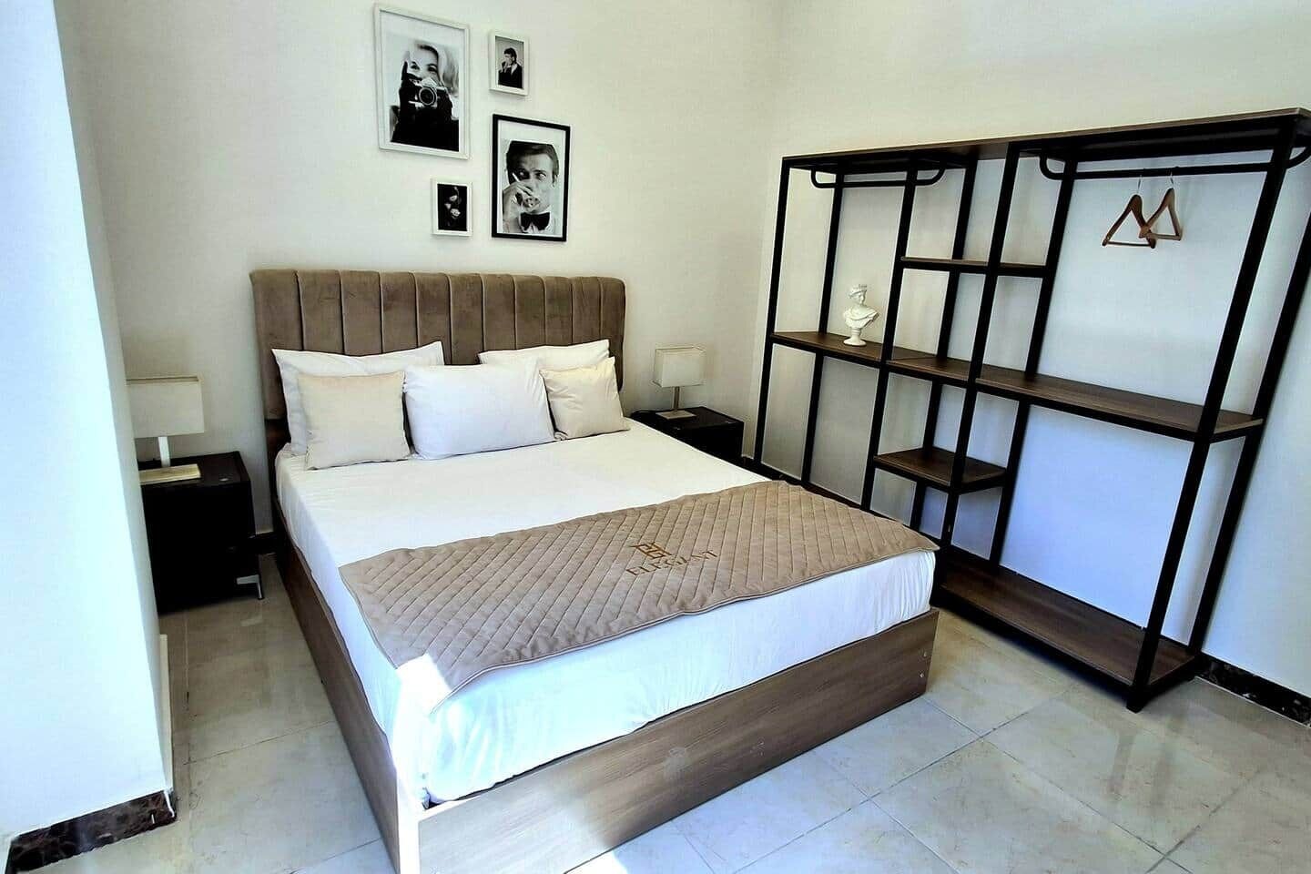 2 bedrooms, iron/ironing board, WiFi