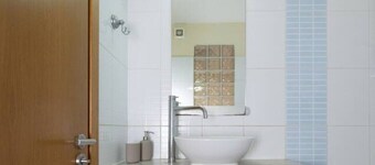 Modern 2 bedroom flat