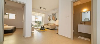 New 1 bedroom flat next to university