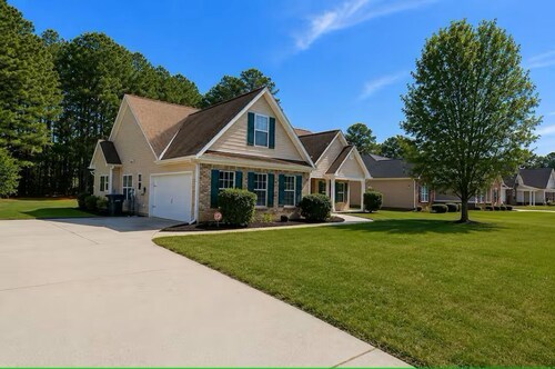 Near ATL & Stone Mountain/ Sleeps 12/  King Suite