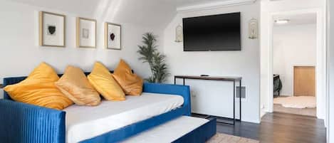 1 bedroom, WiFi, bed sheets