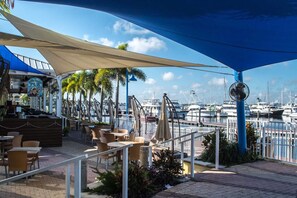 Outdoor dining - Sailfish Oasis - Private Pool Retreat in Stuart (Stuart)