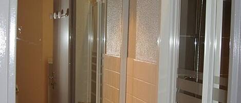 Dusche, Toilettenpapier