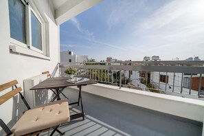 Outdoor dining - Central 2 bedroom flat (Nicosia)