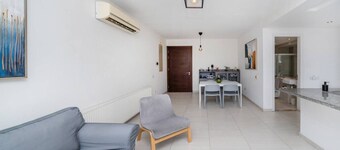 Central Luxurious 2 bedroom flat