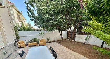 2 bedroom house near the beach