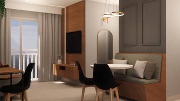 Luxury Apartment, 2 Bedrooms, Lanai, City View | Dining