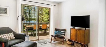 Sand Shores Modern Comfort Your lake-home Retreat