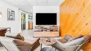 TV, fireplace, DVD player, offices