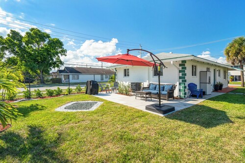 3BR 2BA with Modern Interior & Backyard