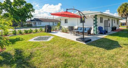 3BR 2BA with Modern Interior & Backyard