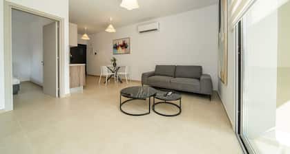 New 1 bedroom flat next to university