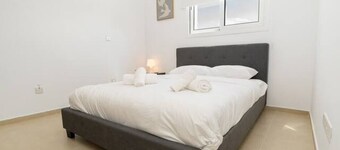 New 1 bedroom flat next to university