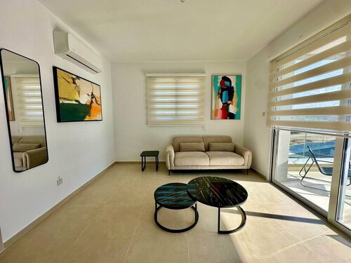 New 1 bedroom flat next to university