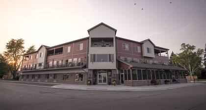 Riverhouse Inn on Water Street