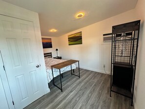 1 bedroom, WiFi, bed sheets - Private Guest Suite—15 Min to Siesta Key (Sarasota)
