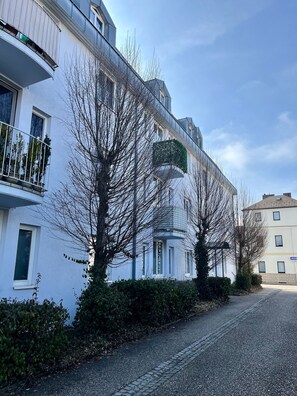 Exterior - Modern City Apartment - Underground Parking - Balcony (Wels)