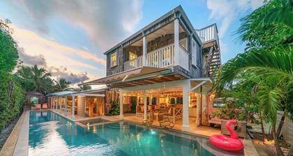 Retro Designer Bungalow 200' from Beach w/ VW Bus Grill & Pool