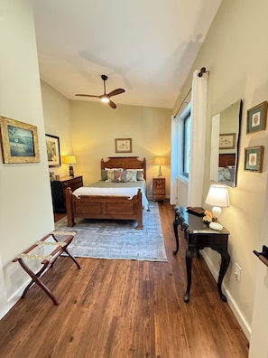 3 bedrooms, iron/ironing board, WiFi, bed sheets - Mountain Sunset view Lodge, your home away from home  Hot tub, solar, EV Charger (Tuckasegee)