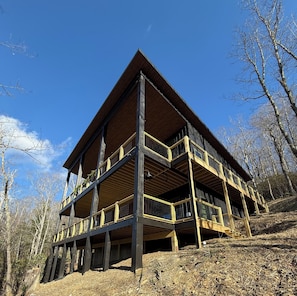 Exterior - Mountain Sunset view Lodge, your home away from home  Hot tub, solar, EV Charger (Tuckasegee)