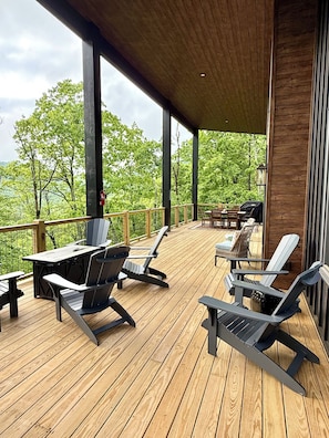 Outdoor dining - Mountain Sunset view Lodge, your home away from home  Hot tub, solar, EV Charger (Tuckasegee)