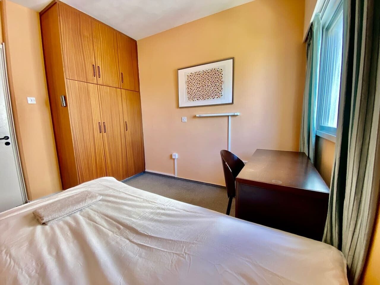 Desk, iron/ironing board, WiFi